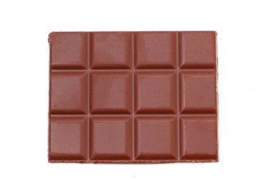 Beyaz arka planda sütlü çikolata, izole edilmiş fotoğraf.