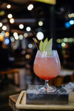 kokteyl bir bardak pub ve Restoran