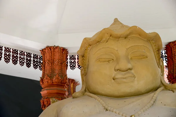 Ansikte av Buddha staty bild används som amuletter av buddhismen-religion — Stockfoto