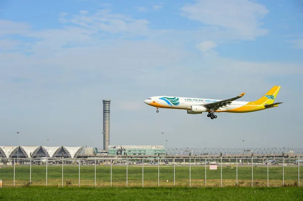 Cebu Pacific Air Rp-C3344 Airbus uçak pistleri suvarnabhumi Uluslararası Havaalanı Bangkok, Tayland için açılış.