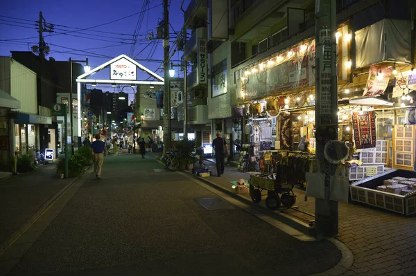 Tokio Japan Oktober 2019 Nachts Spazieren Reisende Auf Der Einkaufsstraße — Stockfoto