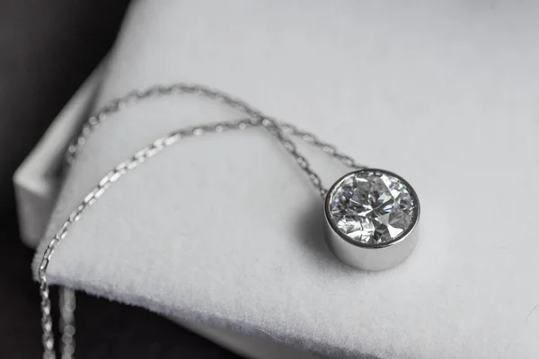 Gyémánt Fülbevaló Luxus Fehér Arany Nyaklánc — Stock Fotó