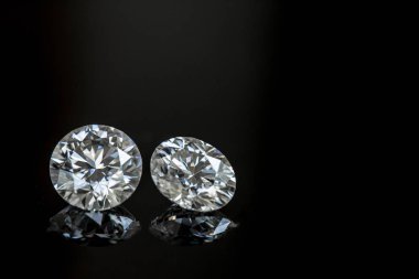 Yuvarlak ve Oval Şekil Elmasları