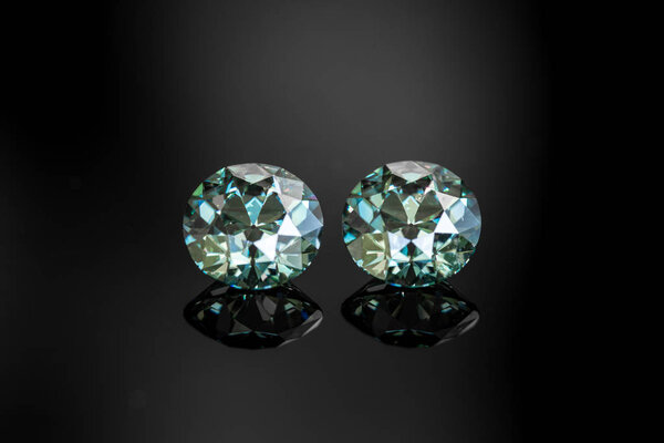 Черный рефлекторный стол
