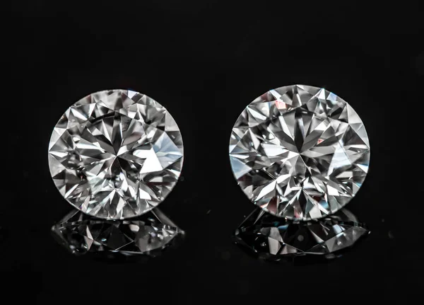 Due Diamanti Sfondo Nero — Foto Stock