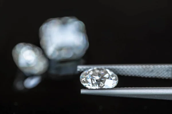 Diamant Dans Les Brucelles Bijoux — Photo