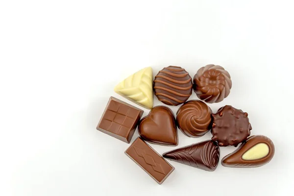Válogatott Csokoládé Cukorka Fehér Háttér — Stock Fotó