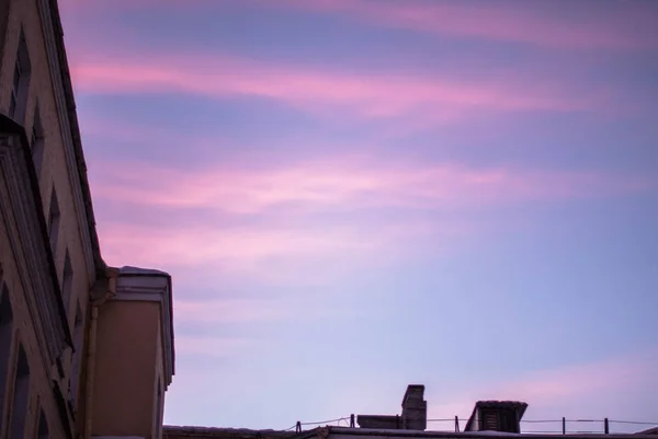 Tramonto cielo sulla città — Foto Stock