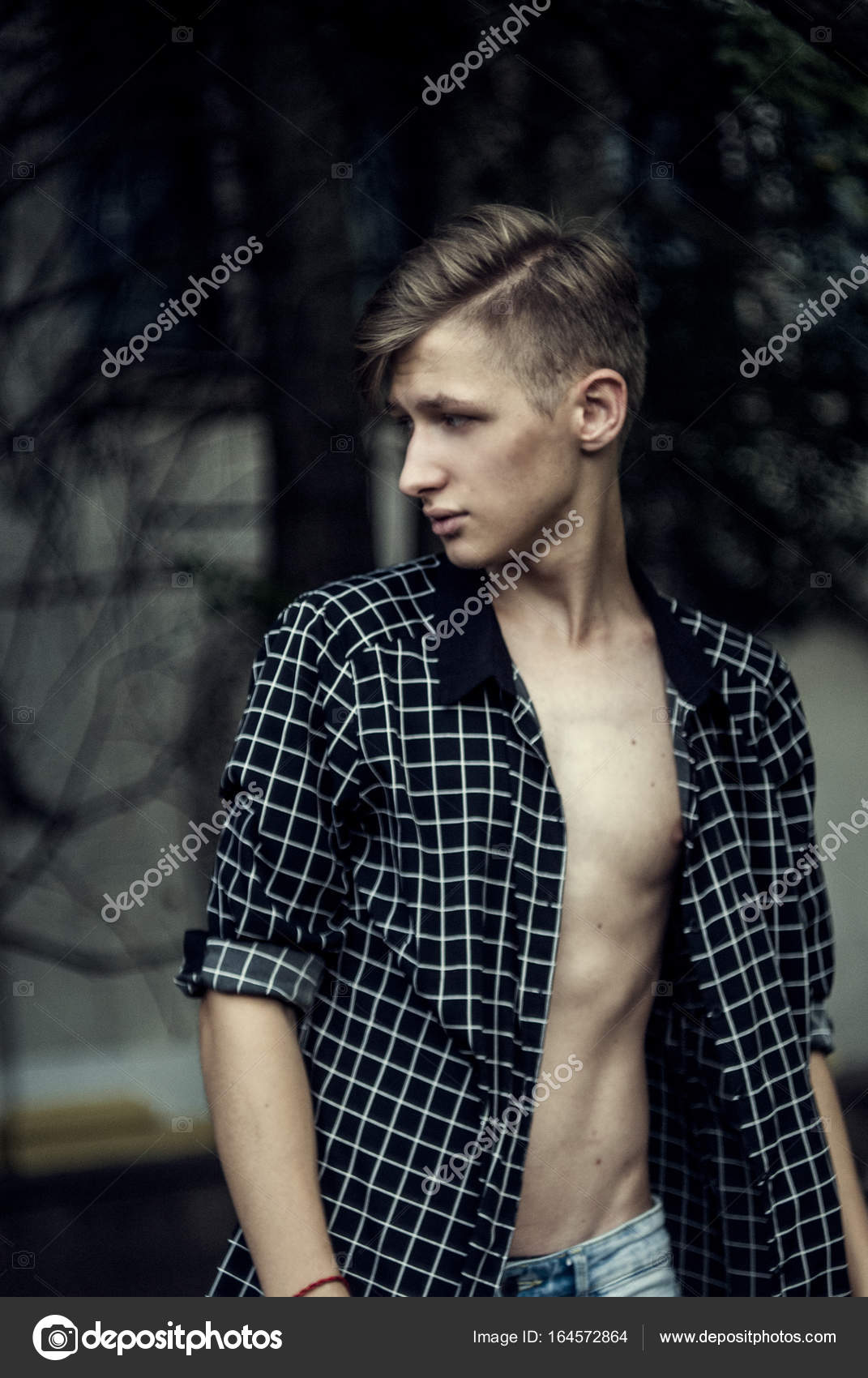 open shirt teen Open shirt teen