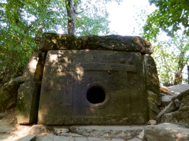 Antik Megalith-bir Dolmen 