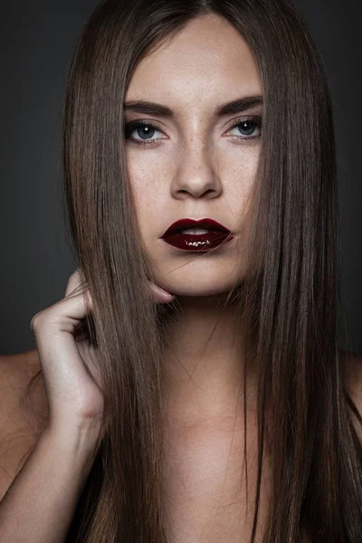 Dark lipstick makeup — Stock Photo, Image