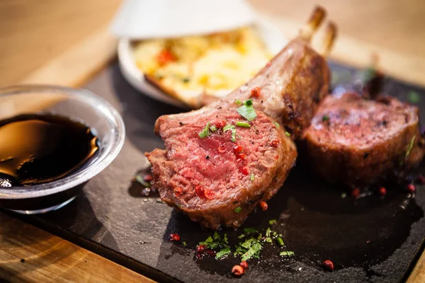 Yeni Zelanda kuzu raf