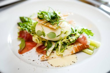 Mozzarella peyniri, taze salata