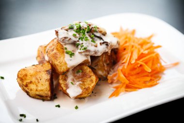 Krem peynirli tavuk dolması