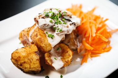 Krem peynirli tavuk dolması