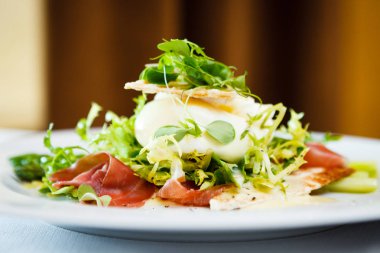 Mozzarella peyniri, taze salata