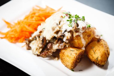 Krem peynirli tavuk dolması