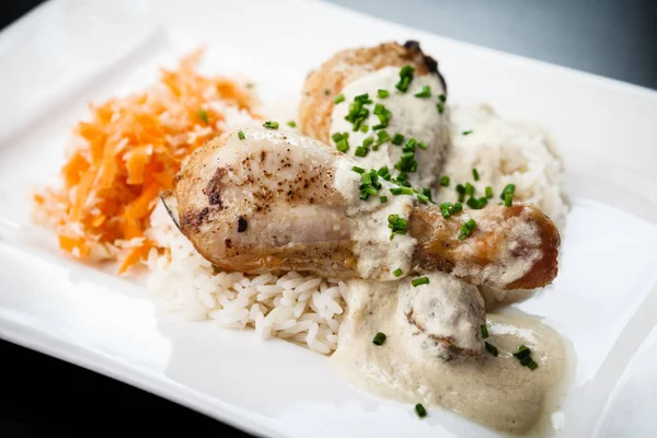 Patas de pollo con arroz —  Fotos de Stock