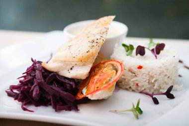 pilavlı tavuk göğsü