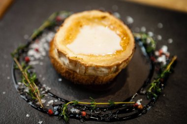 Keçi peynirli ızgara tost