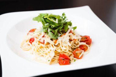 Klasik tavuk makarna