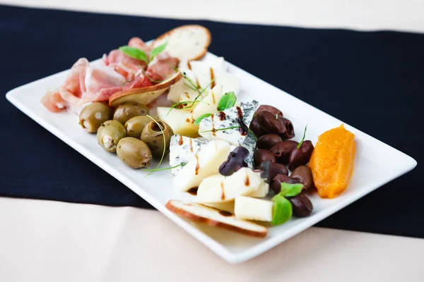 Seleção de lanches para vinhos — Fotografia de Stock