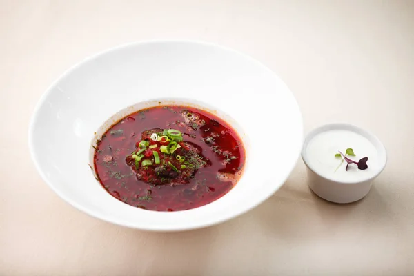 Sopa de remolacha con carne —  Fotos de Stock