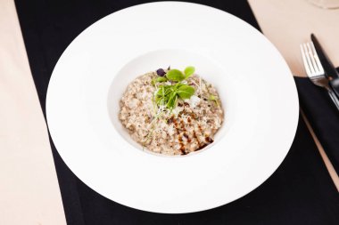 Risotto ile avokado