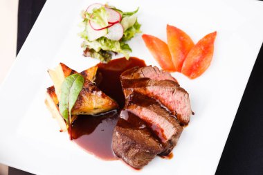 Patates ile Dana fileto