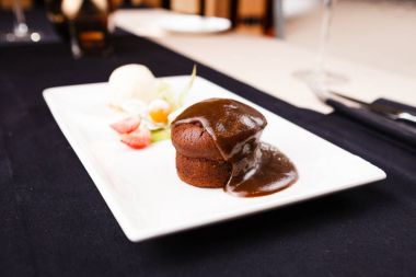 Dattels ile yapışkan şekerleme