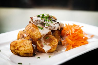 Krem peynirli tavuk dolması