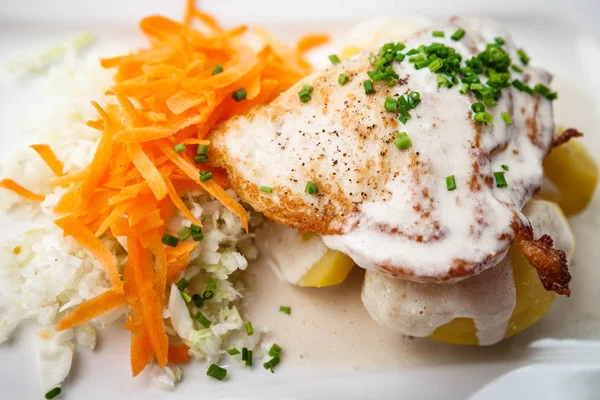 Krem peynirli tavuk dolması