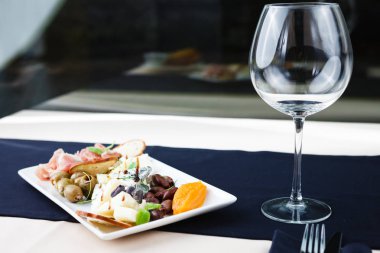 Şaraplar için aperatifler seçimi