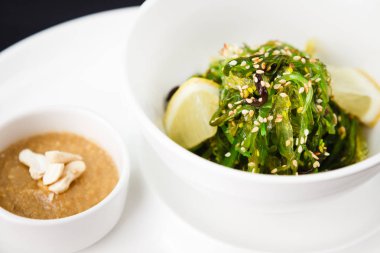 Yosun Salata bir sos ile