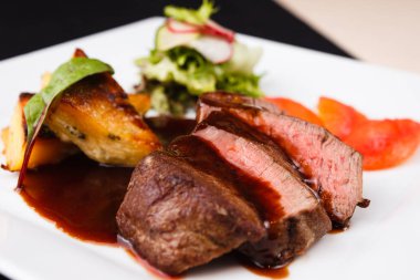 Patates ile Dana fileto