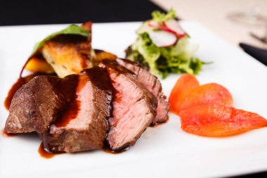 Patates ile Dana fileto