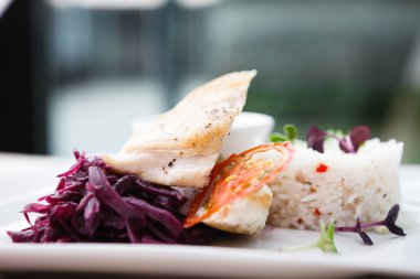 pilavlı tavuk göğsü