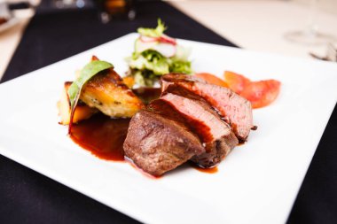 Patates ile Dana fileto