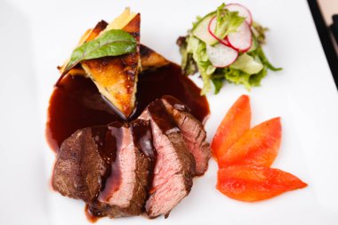 Patates ile Dana fileto