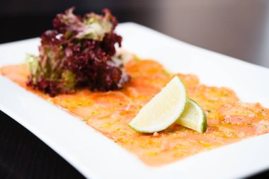 Somon carpaccio meze