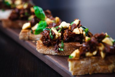 Kurutulmuş domatesli