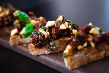 Kurutulmuş domatesli