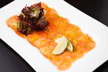 Somon carpaccio meze