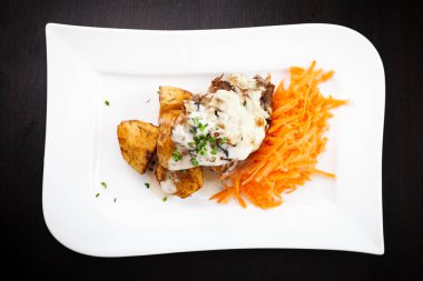 Krem peynirli tavuk dolması