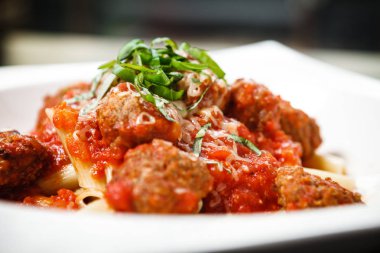 Köfte penne makarna