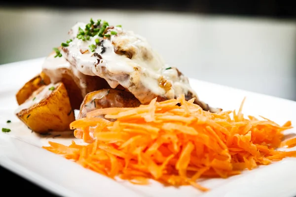 Krem peynirli tavuk dolması