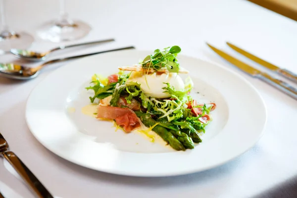 Fresh salad of mozzarella — Stock Photo, Image