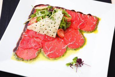 Dana carpaccio salata