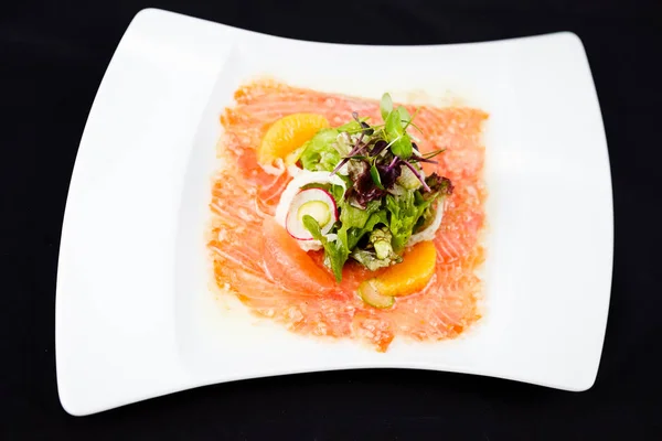 Trout carpaccio with salad — Stock Photo, Image