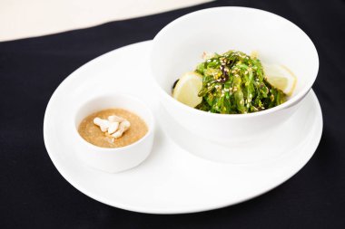 Yosun Salata bir sos ile